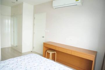 2 bedrooms condominium close to Phra Kanong BTS station