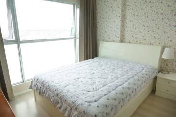 2 bedrooms condominium close to Phra Kanong BTS station