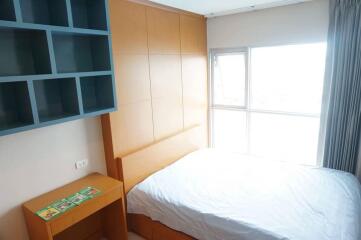 2 bedrooms condominium close to Phra Kanong BTS station