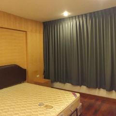 3 bedrooms condo for sale near BTS Phromphong