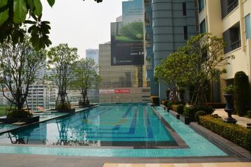 Modern 1-bedroom condo in Petchaburi-Asoke area