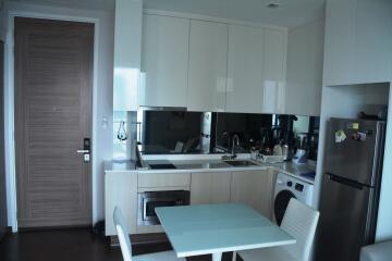 Modern 1-bedroom condo in Petchaburi-Asoke area