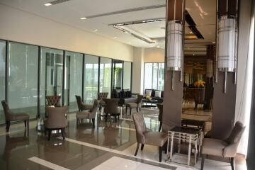 Modern 1-bedroom condo in Petchaburi-Asoke area