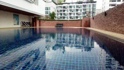 1-bedroom fully renovated with loft design for sale on Nana to Petchaburi