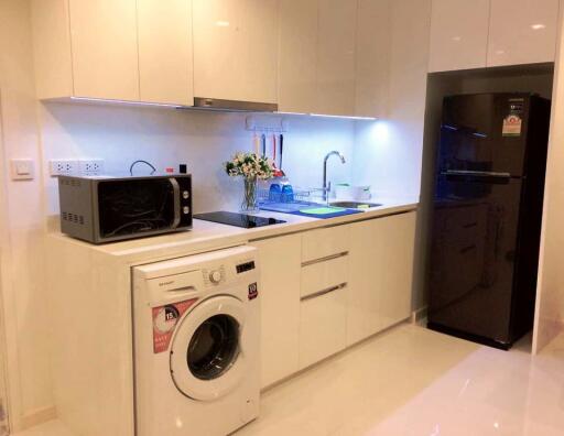 Modern 2 bedrooms condo for sale near BTS Chongnonsi