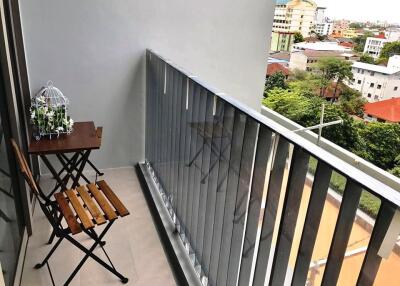 Modern 2 bedrooms condo for sale near BTS Chongnonsi