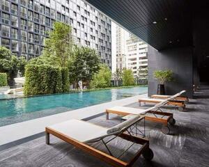 Modern Contemporary 1 bedroom for sale close to BTS Ploenchit