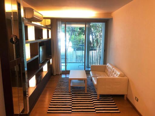 Modern 1-bedroom condo in Phromphong area