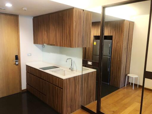 Modern 1-bedroom condo in Phromphong area