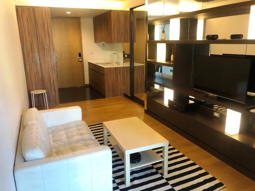 Modern 1-bedroom condo in Phromphong area