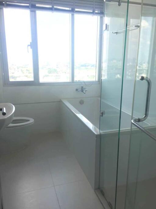 2 bedrooms condo for sale in Thonglor