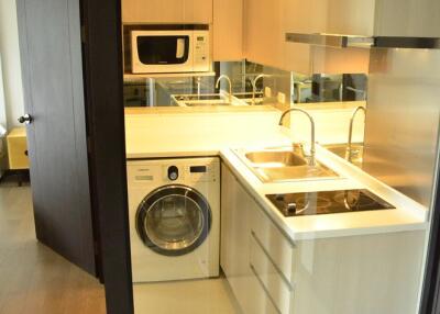 Garden view 1 bedroom condo for sale close to BTS Thonglor Station