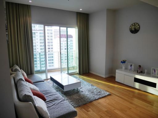 Modern & spacious 2-bedroom condo in Sukhumvit-Asoke