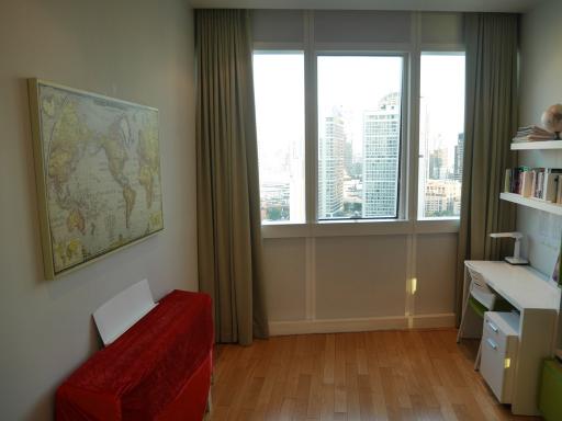 Modern & spacious 2-bedroom condo in Sukhumvit-Asoke