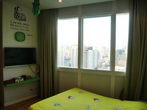 Modern & spacious 2-bedroom condo in Sukhumvit-Asoke