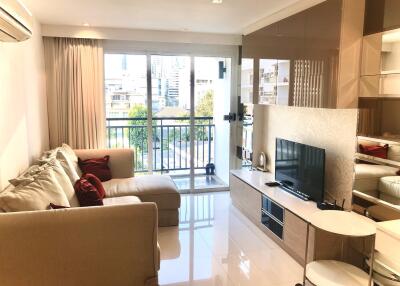 1 bedroom condo for sale next to Asoke BTS station