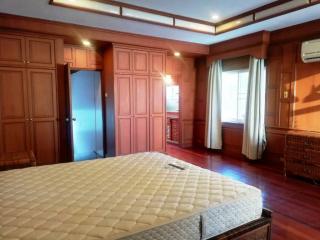 Townhouse 2 bedroom condo for sale on Suanplu Sathorn