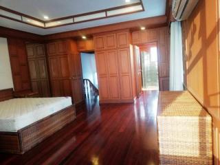 Townhouse 2 bedroom condo for sale on Suanplu Sathorn