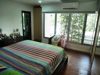 3-bedroom condo for sale in Lumpini-Ruamrudee area