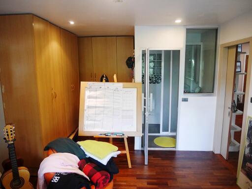 3-bedroom condo for sale in Lumpini-Ruamrudee area