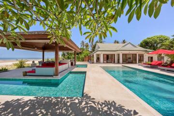 Amazing beachfront pool villa for sale fun Hua Thanon