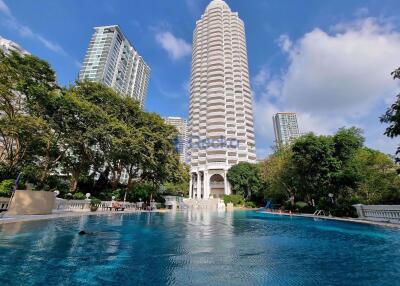 3 Bedrooms Condo in Park Beach Wongamat C004525