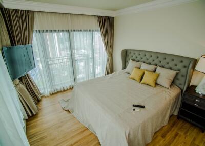 2 bedroom luxury condo for sale close to Ekamai BTS Station