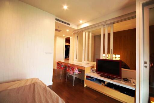 Duplex 2 bedrooms condo for sale close to BTS Thonglor