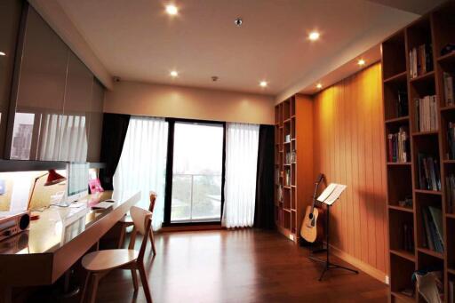 Duplex 2 bedrooms condo for sale close to BTS Thonglor