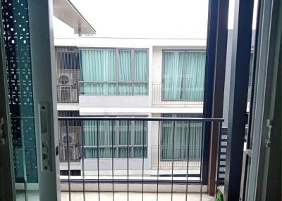1 bedroom condominium for sale in Ekamai