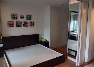 1 bedroom condominium for sale in Ekamai