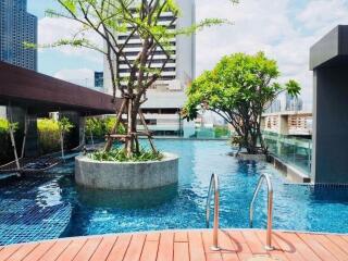 2 bedrooms for sale with tenant in Sukhumvit