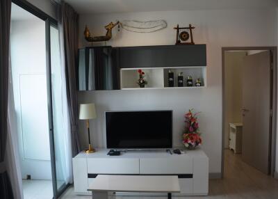 2-bedroom modern condo 200m from BTS Onnut