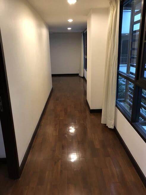 3 bedroom spacious condo for sale on Sathorn