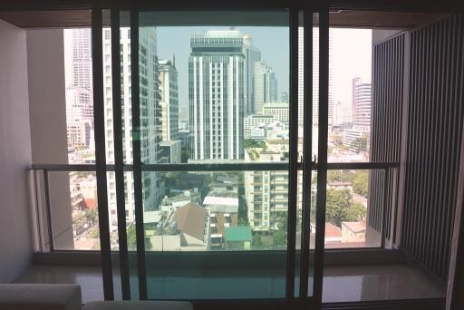 2-bedroom modern condo for sale close to BTS Chong Nonsi