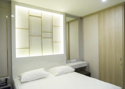 Brand new 1 bedroom condo for sale close to BTS Ploenchit