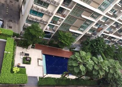 2 bedrooms condo in low rise building near BTS Thonglor station