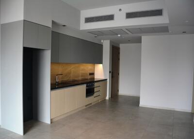 2-bedroom modern high floor condo in Asoke