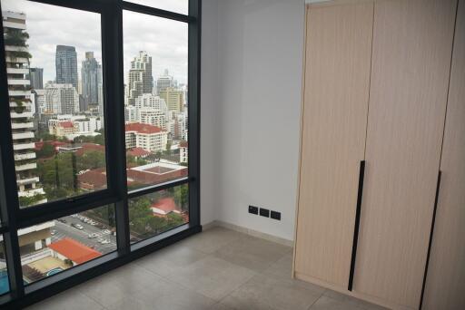 2-bedroom modern high floor condo in Asoke