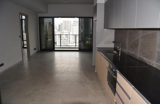 2-bedroom modern high floor condo in Asoke