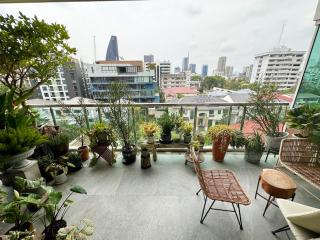 4-bedroom modern condo for sale in cozy residence of Phromphong