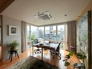 4-bedroom modern condo for sale in cozy residence of Phromphong