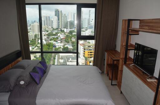 2-bedroom high floor condo for sale 500m from BTS Thonglor