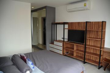 2-bedroom high floor condo for sale 500m from BTS Thonglor