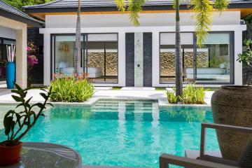 Balinese style pool Villa for sale in Mae Nam