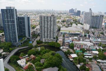 Modern 2-bedroom condo in Onnut area