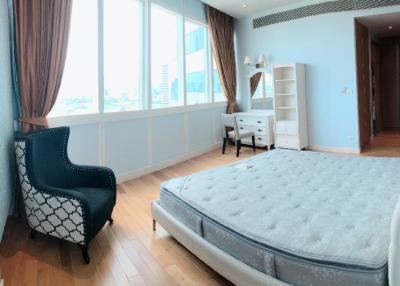 3 bedroom high rise condo for sale on Asoke