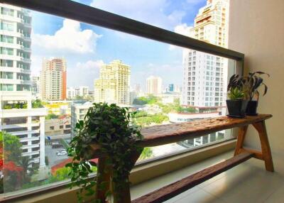Modern condo 2 bedrooms for sale close to BTS Phromphong