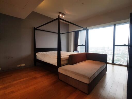 Modern condo 3 bedrooms for sale near BTS Chongnonsi