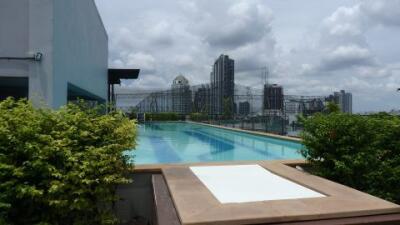 1 bedroom condo for sale close to BTS Ekamai